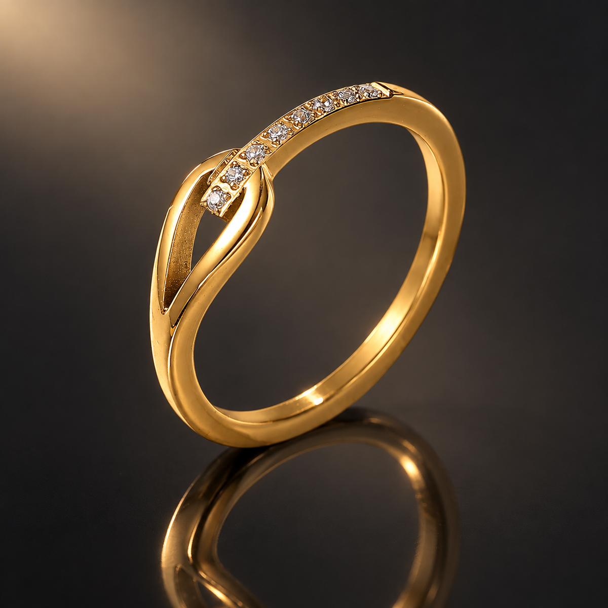 Gold-plated intertwined ring with sparkling details – ACSRY product photo